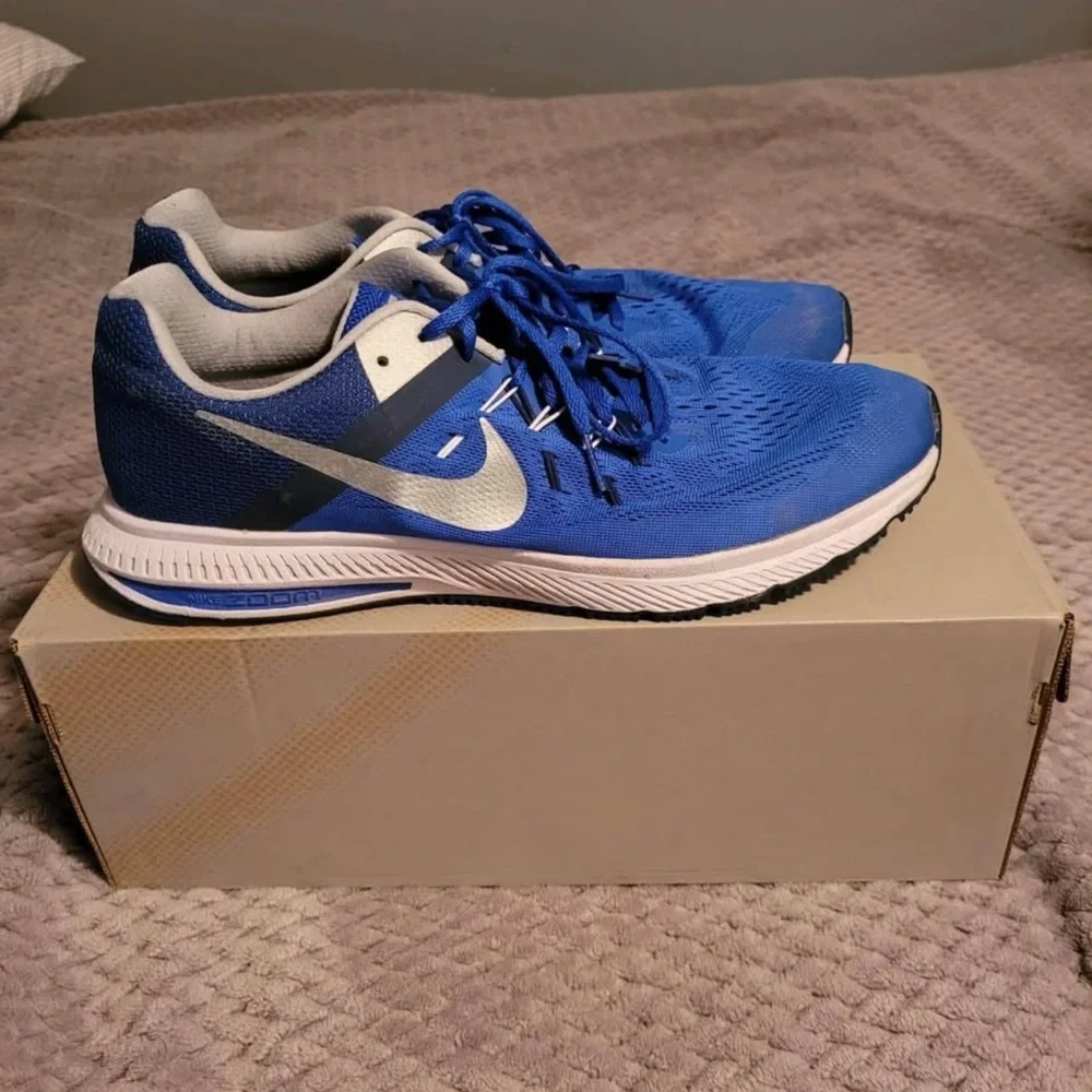 Nike Men's Blue and White Athletic Shoes
